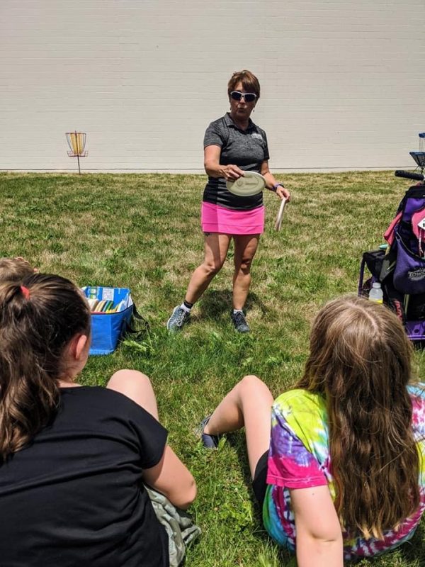 8 Disc Golf Tournament Tips for a Fun Event Throw Pink
